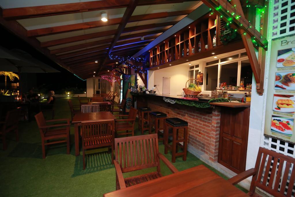 Refresh Hotel Hikkaduwa Bilik gambar