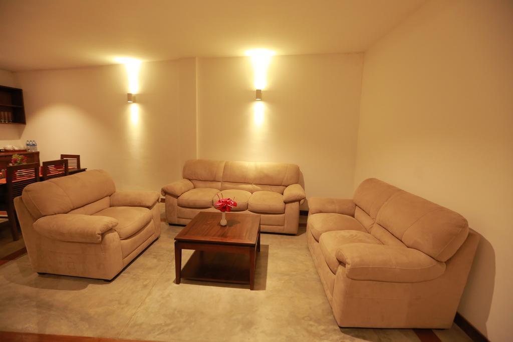 Refresh Hotel Hikkaduwa Bilik gambar