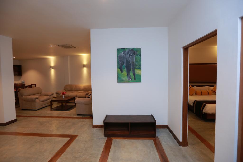 Refresh Hotel Hikkaduwa Bilik gambar