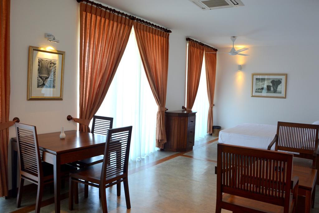 Refresh Hotel Hikkaduwa Bilik gambar